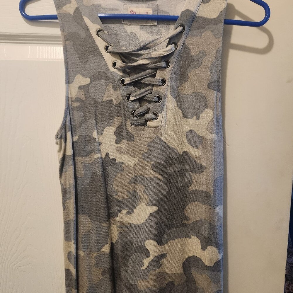 Camo tank